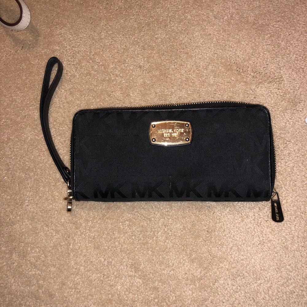Michael kors wallet/wristlet